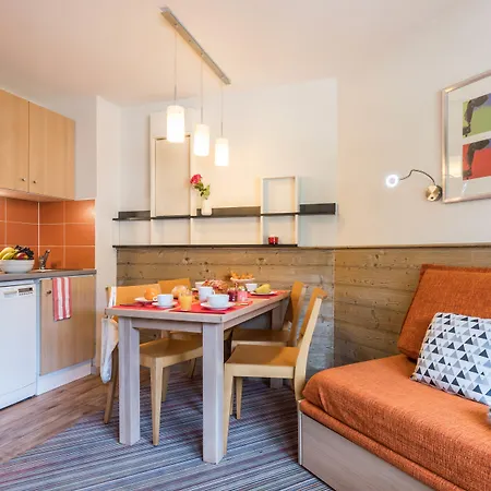 Pierre & Le Britania La Tania