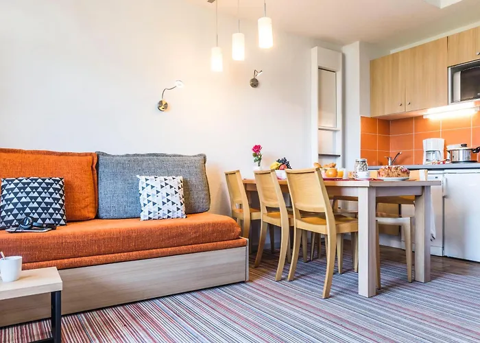Pierre & Le Britania Aparthotel 3*